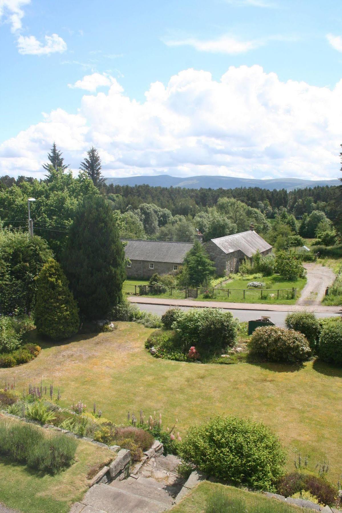 Rossmor Bed & Breakfast Grantown-on-Spey Екстериор снимка