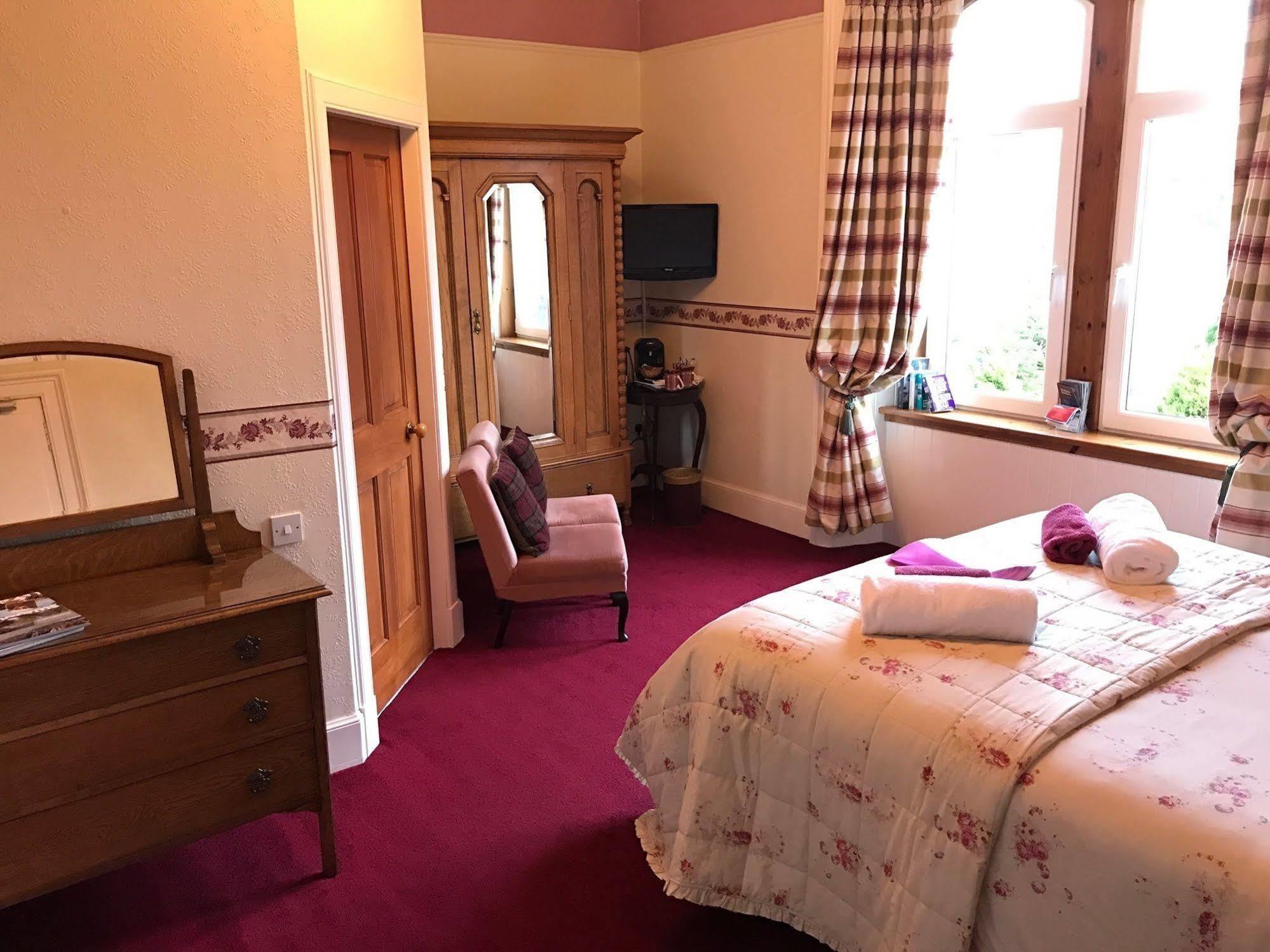 Rossmor Bed & Breakfast Grantown-on-Spey Екстериор снимка