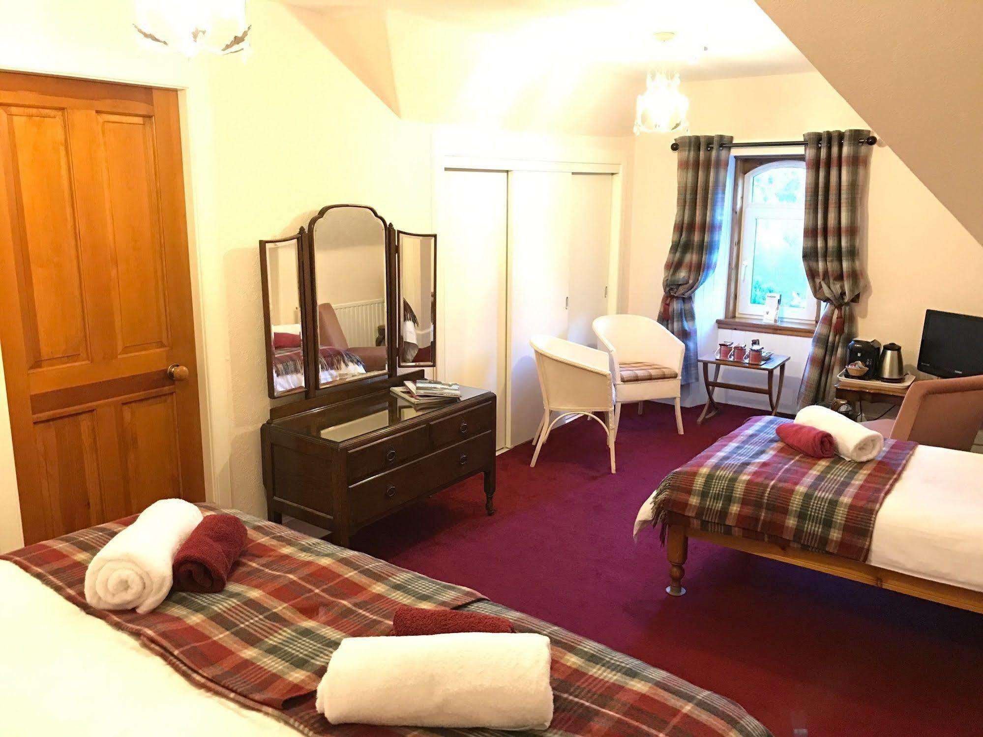 Rossmor Bed & Breakfast Grantown-on-Spey Екстериор снимка