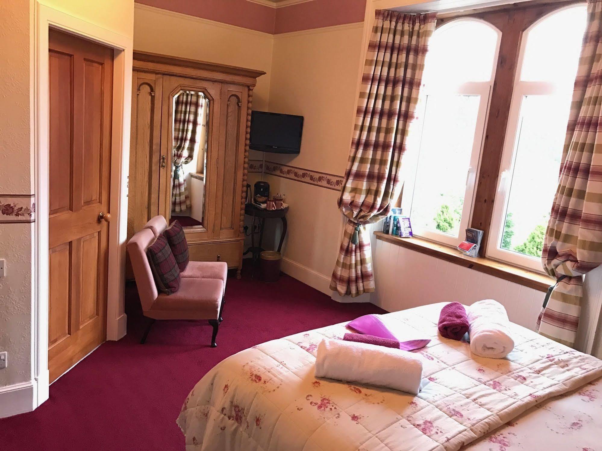 Rossmor Bed & Breakfast Grantown-on-Spey Екстериор снимка