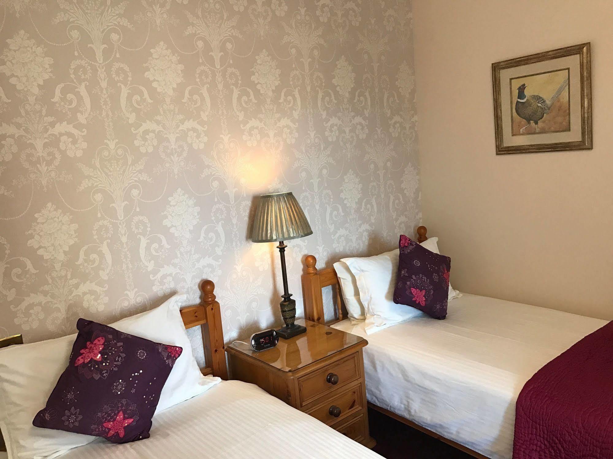 Rossmor Bed & Breakfast Grantown-on-Spey Екстериор снимка